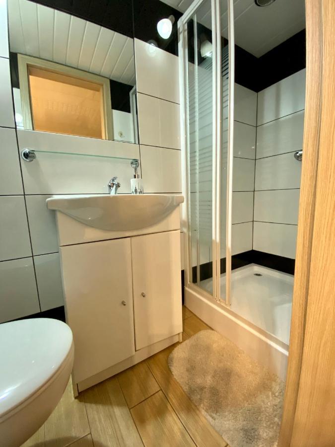 Pokoje Goscinne Gniezno Exterior foto