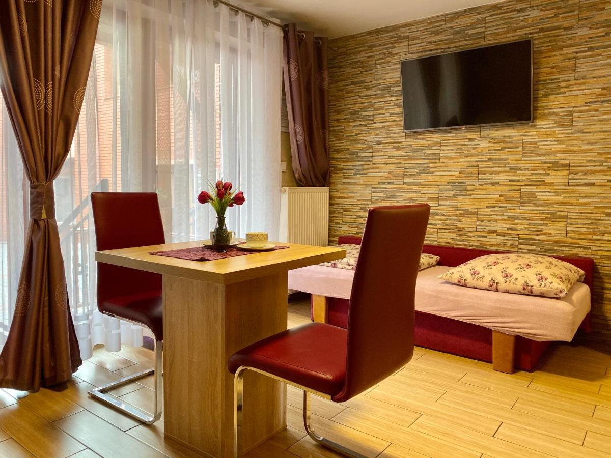 Pokoje Goscinne Gniezno Exterior foto